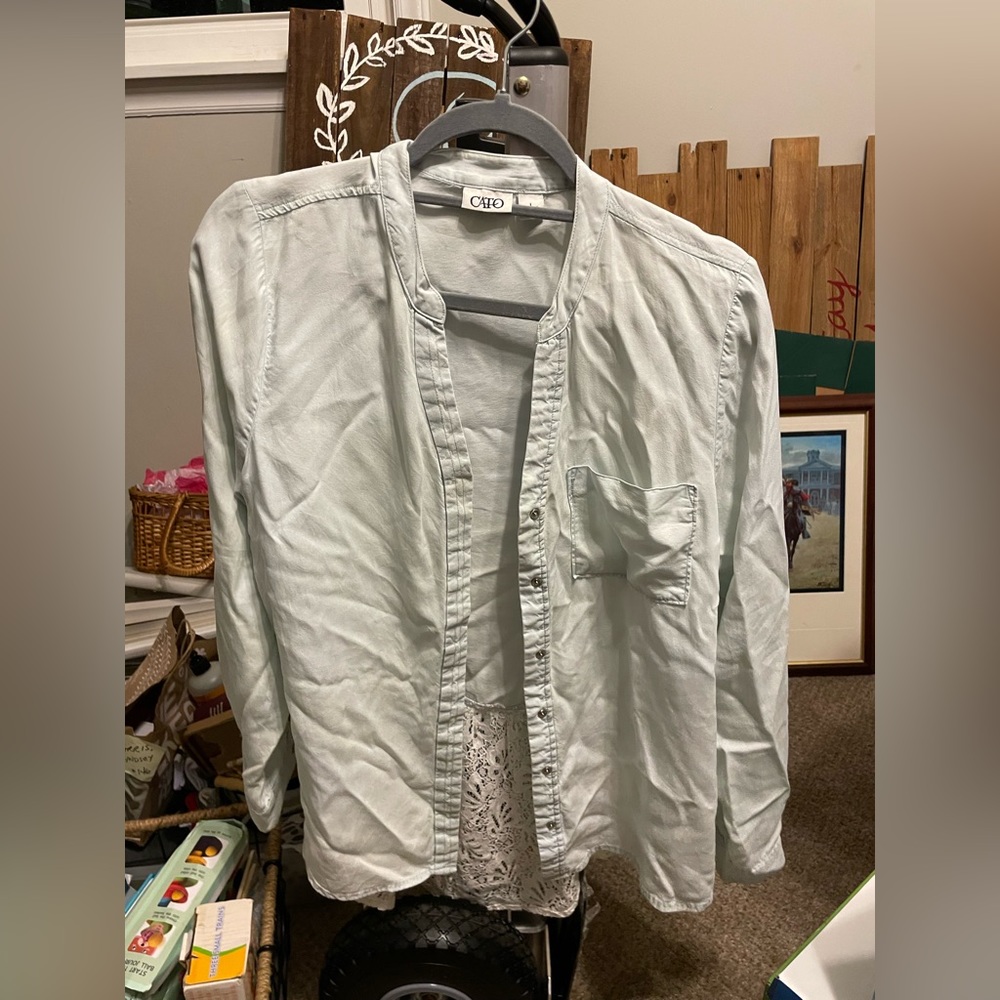 Blue jeans lace button up long sleeve shirt. Lg.